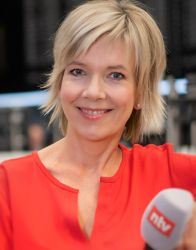 Redner: Corinna Wohlfeil - n-tv-Moderatorin „Märkte am Morgen“, „telebörse“