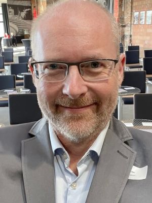 Redner: Ulrich Ueckerseifer - TV-Wirtschaftsexperte (WDR)