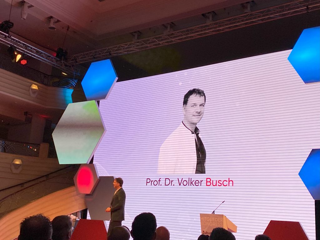 Redner Volker Busch im Vortrag